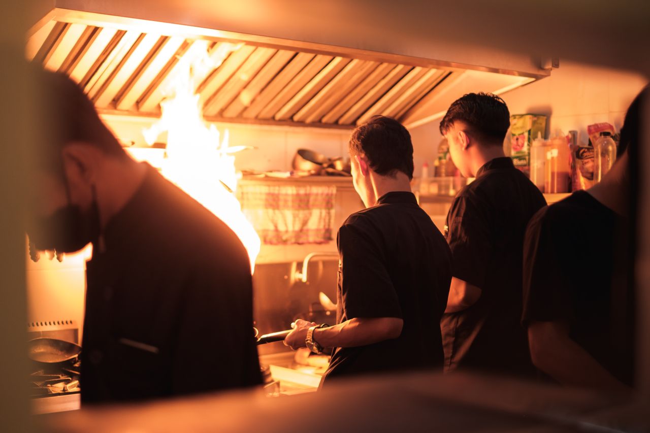 Personal de cocina en un restaurante